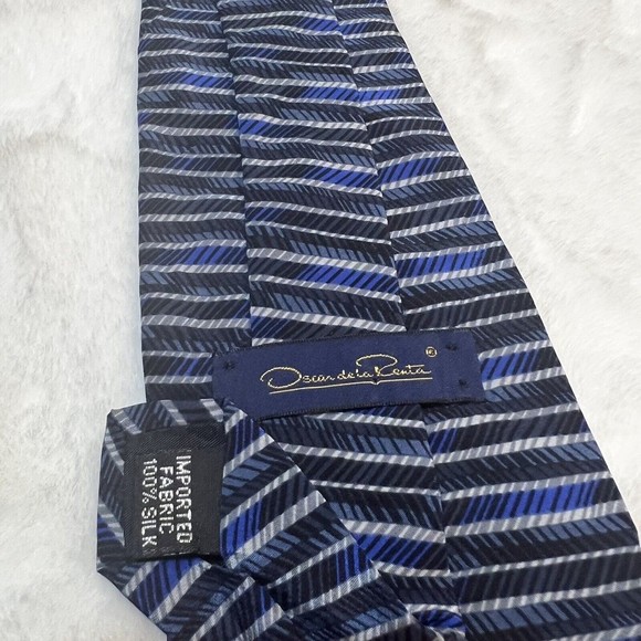 Oscar de la Renta Blue Striped Silk Tie - Picture 3 of 4